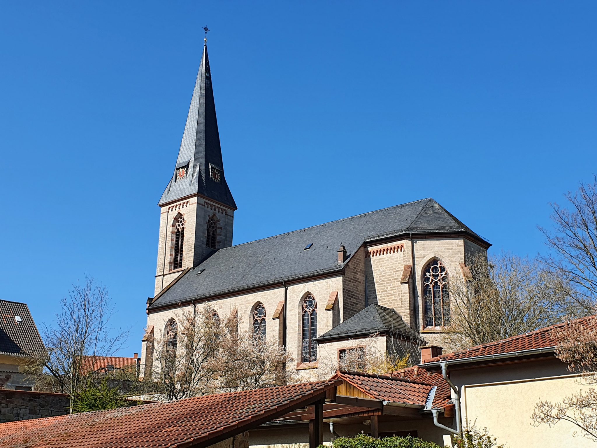 Kirchen in Wattenheim WATTENHEIM / Pfalz